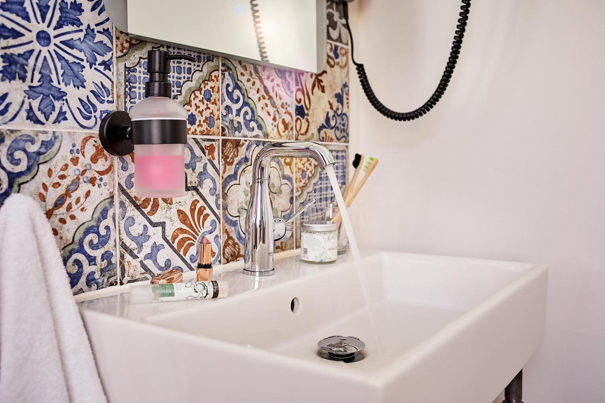 Hotel Am Chlodwigplatz Colonia Esterno foto